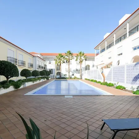 Ocean-View Apartment, 6 Guests Beach 2 Min, Surf 4 Min